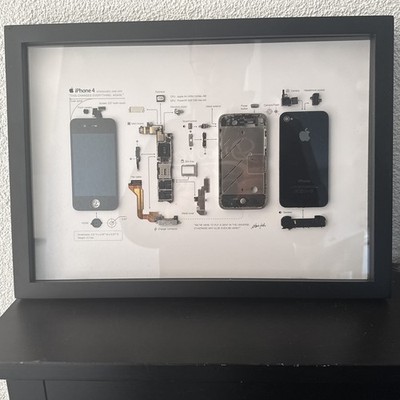 Grid Studio iPhone 4   Zerlegtes Original iPhone im Rahmen | Apple Teardown Art
