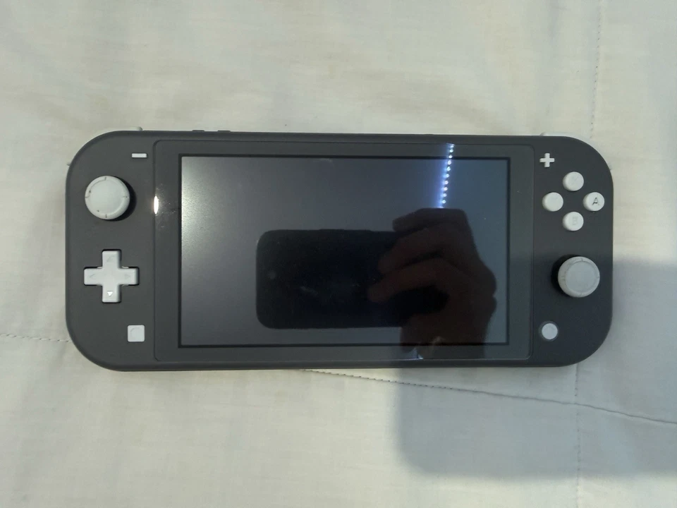 Nintendo Switch Lite, foto 4 di 5