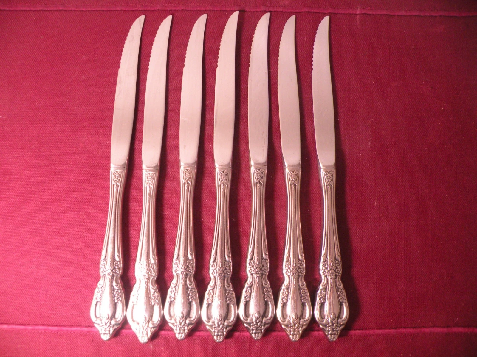 Set Of 7 Steak Knives Oneida Raphael Stainless Steel Serrated Knife 9 1/8"