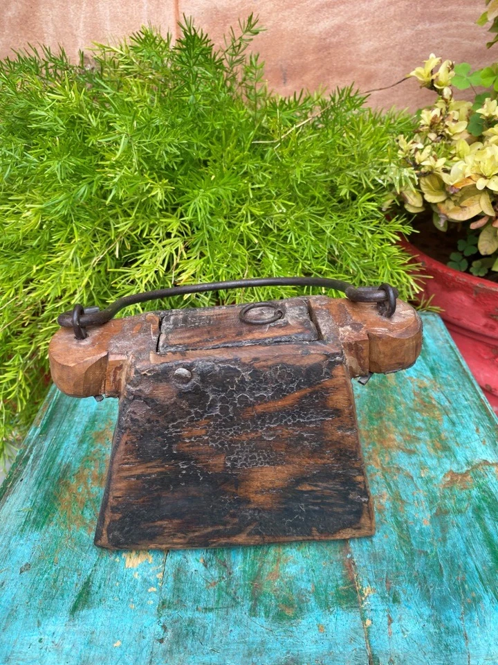 Ancient Oil Box Old Wooden Hand Carved Floral Design Iron Handle Oil Box Purse - Image 2 of 4