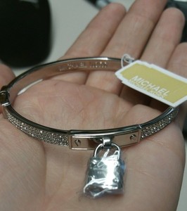 michael kors travel purse