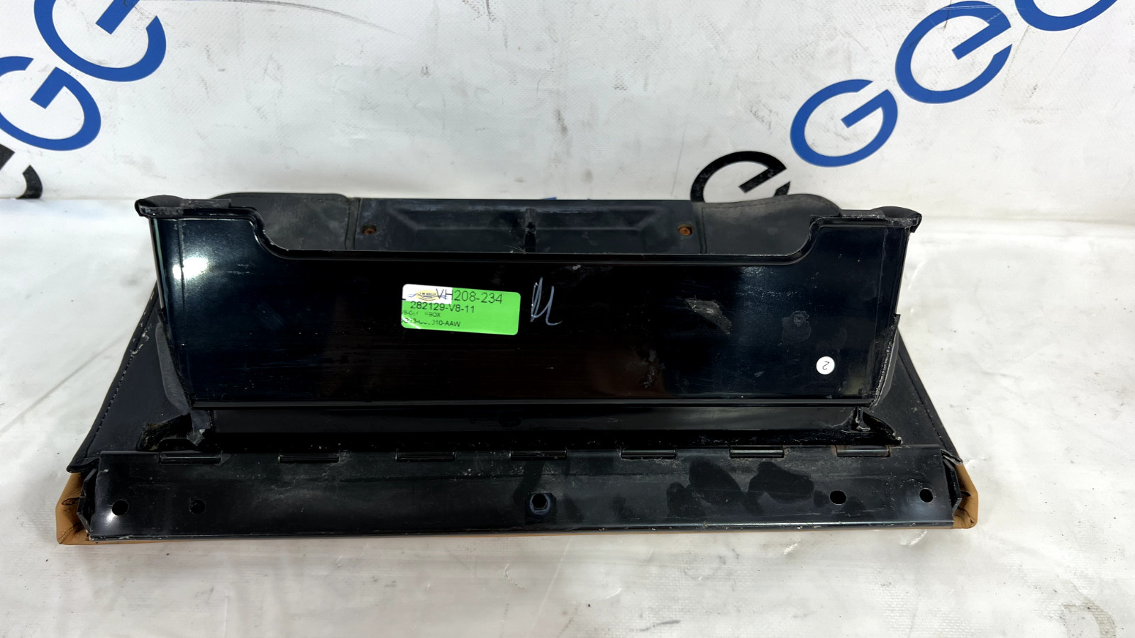 2011 ASTON MARTIN VANTAGE RIGHT DASHBOARD GLOVE BOX DOOR 6G33-C06010-AAW OEM