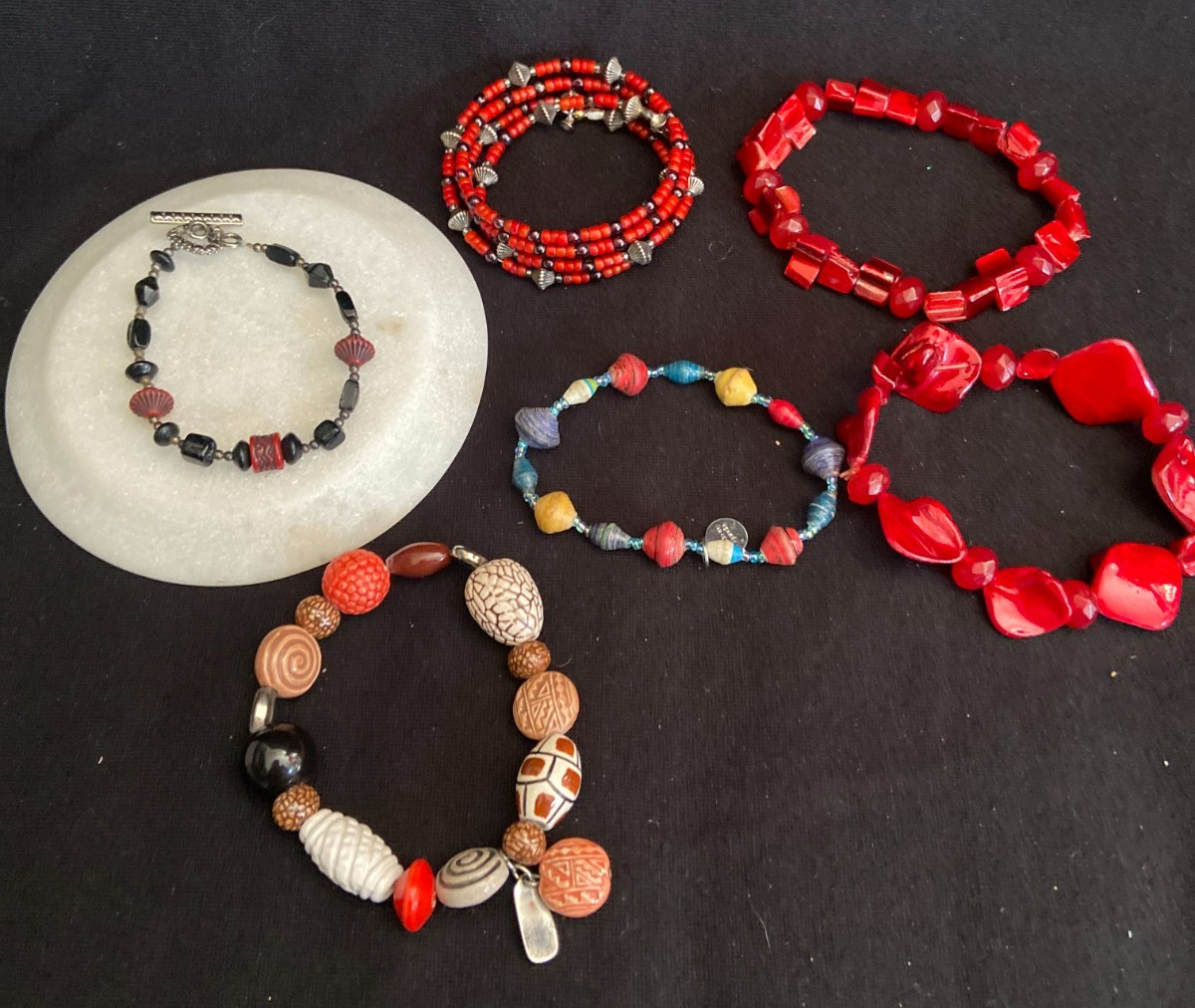 * Bracelet Red Beaded Toggle Stack Unicef Stretch… - image 1