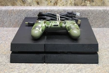 PS4 CUH-1215A w/ Controller
