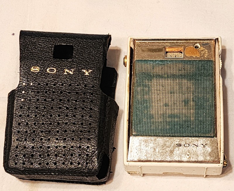 Vintage Sony TR-630 Transistor Radio with Leather Case - Untested, Light Wear