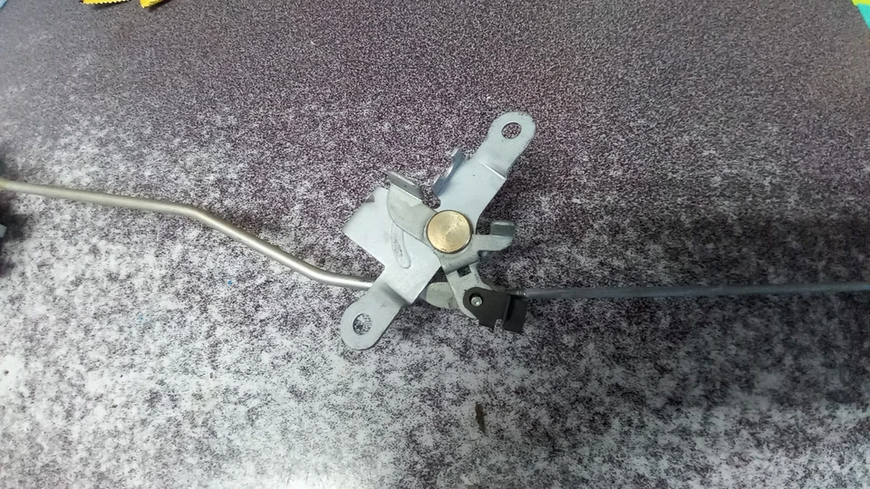 Chrysler Conquest / Mitsubishi Station Trunk Latch Assembly. - Image 3 of 4