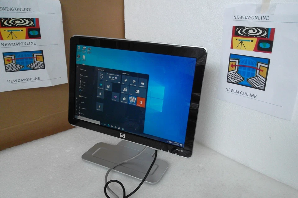 HP w1707 17" LCD Monitor Widescreen VGA DVI 1440 x 900 500:1 461901-001 KB744AA - Image 2 of 4