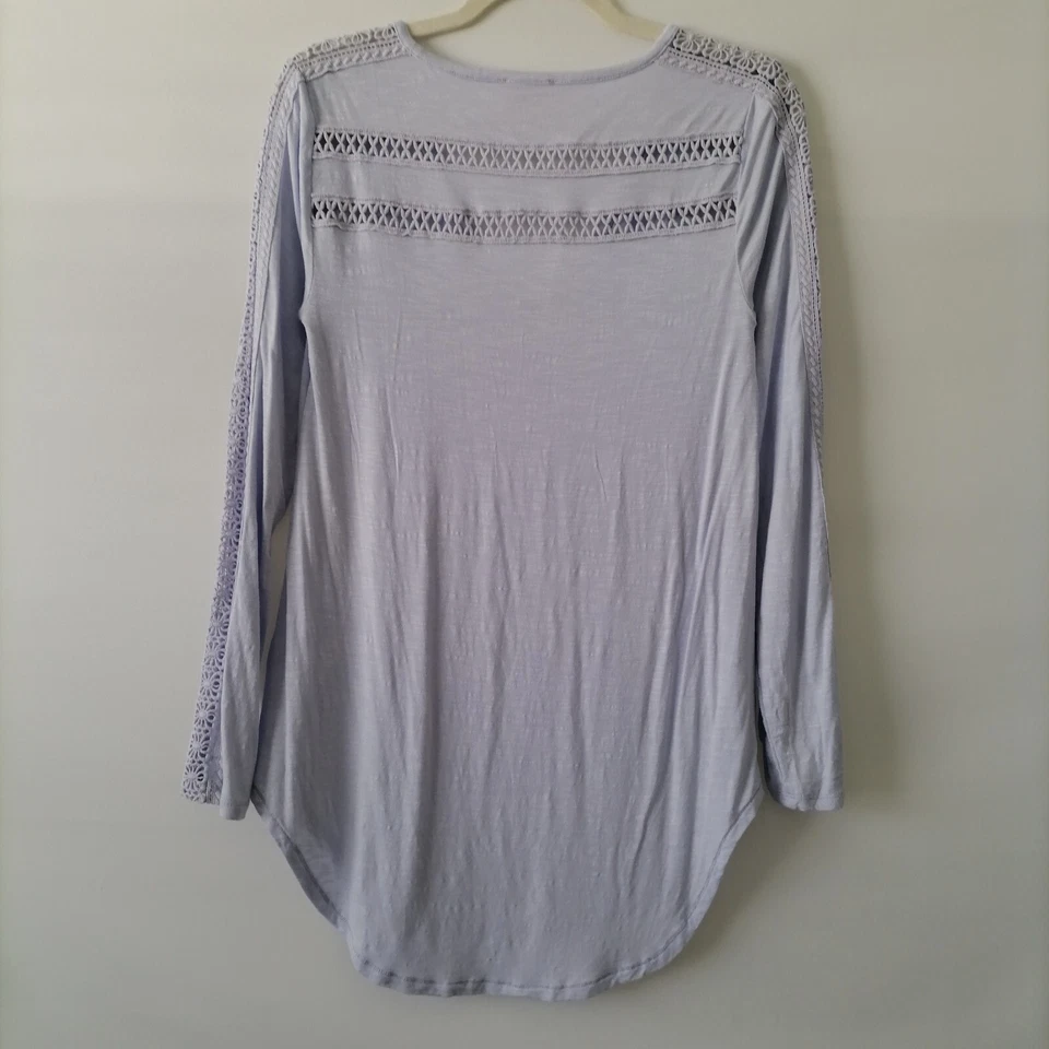 Anthropologie Delette 女式薰衣草 V 领蕾丝线高低下摆上衣 S 码 — 第 4/4 张图片