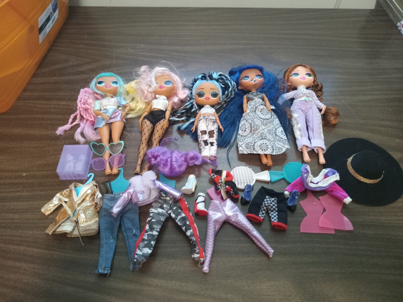 LOL Surprise OMG Doll Lot of 5 with Outfits and Accessories