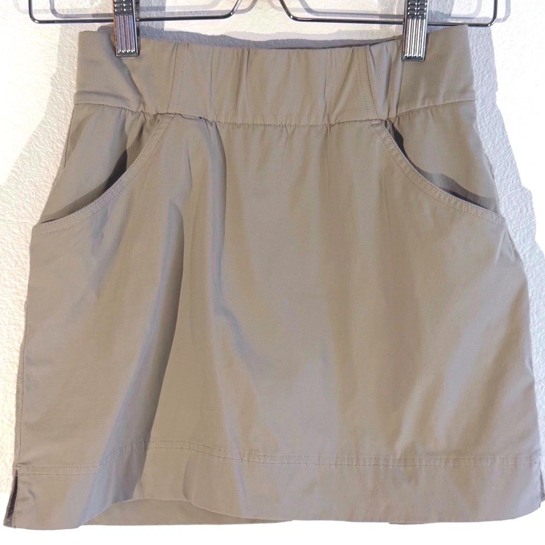Columbia Omni-Shield Hiking Skort Tan Khaki XS Outdoor Active Mini Skirt
