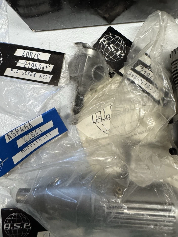 Vintage NIB NOS ASP World Engines 40 RC FSR Glow RC Airplane Engine W/ Spares - Image 4 of 4