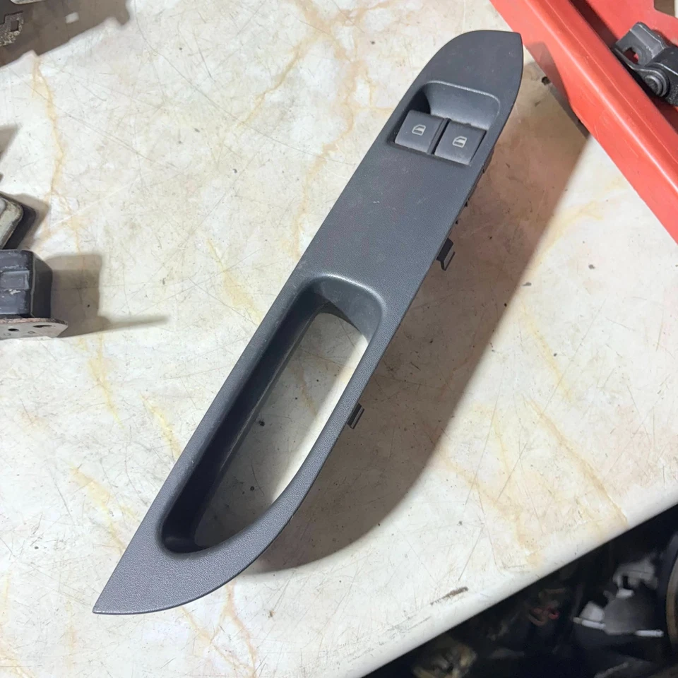SEAT IBIZA ELECTRIC WINDOW SWITCH  DRIVER SIDE FRONT RIGHT  2002-2008 — 第 2/4 张图片