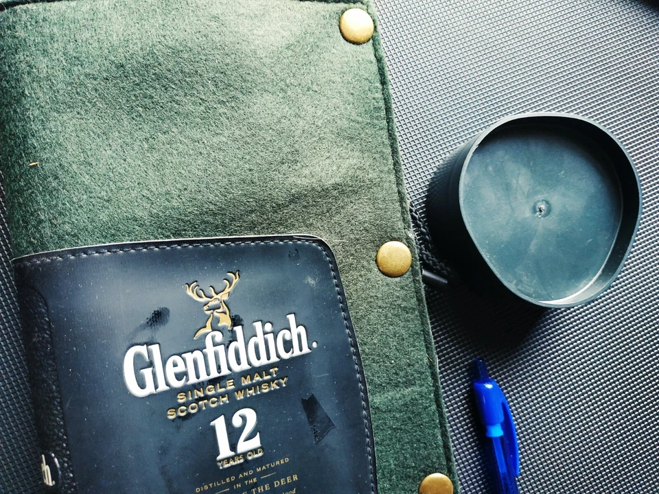 Rare: ETUI bouteille de WHISKY ".GLENFIDDICH 12 years old." - Photo 3/4