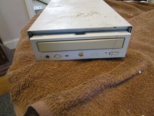 Apple AppleCD 600e Quad Speed External SCSI 4X CD-ROM Drive