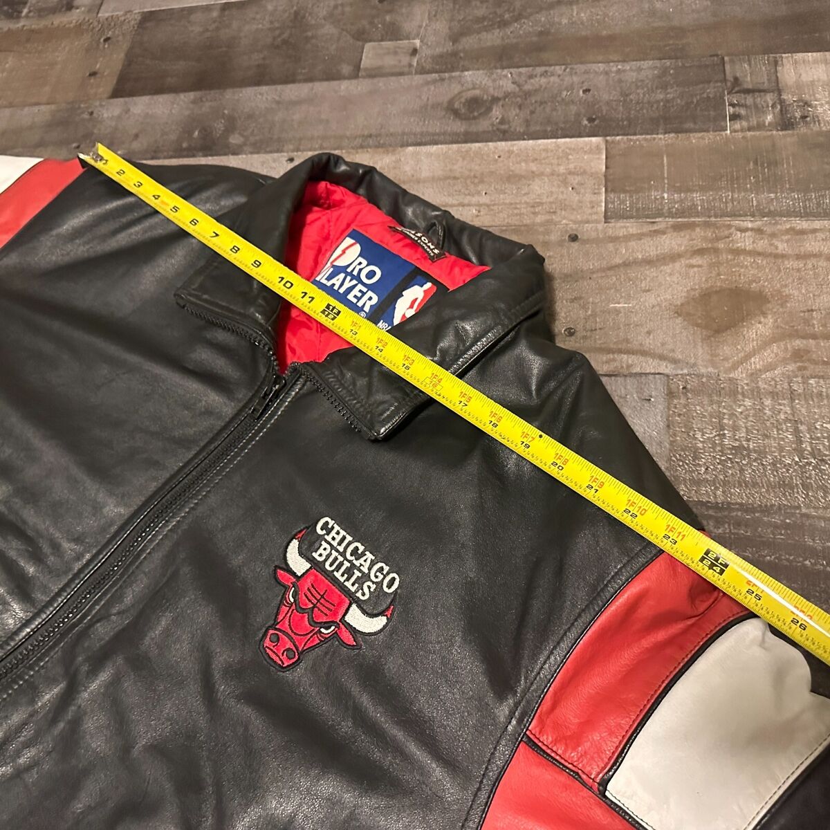 VTG Pro Player Chicago Bulls Leather Bomber Jacket NBA VTG Pro Player Chicago Bulls Leather Bomber Jacket NBA