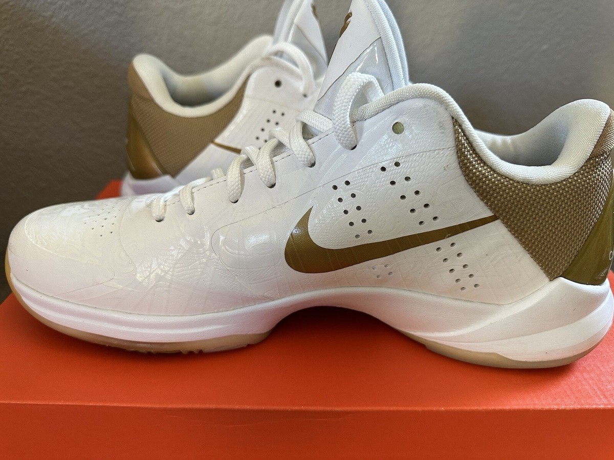 Nike Zoom KOBE V 5 BIG STAGE HOME WHITE GOLD size 10.5 black Nike Zoom KOBE V 5 BIG STAGE HOME WHITE GOLD size 10.5 black