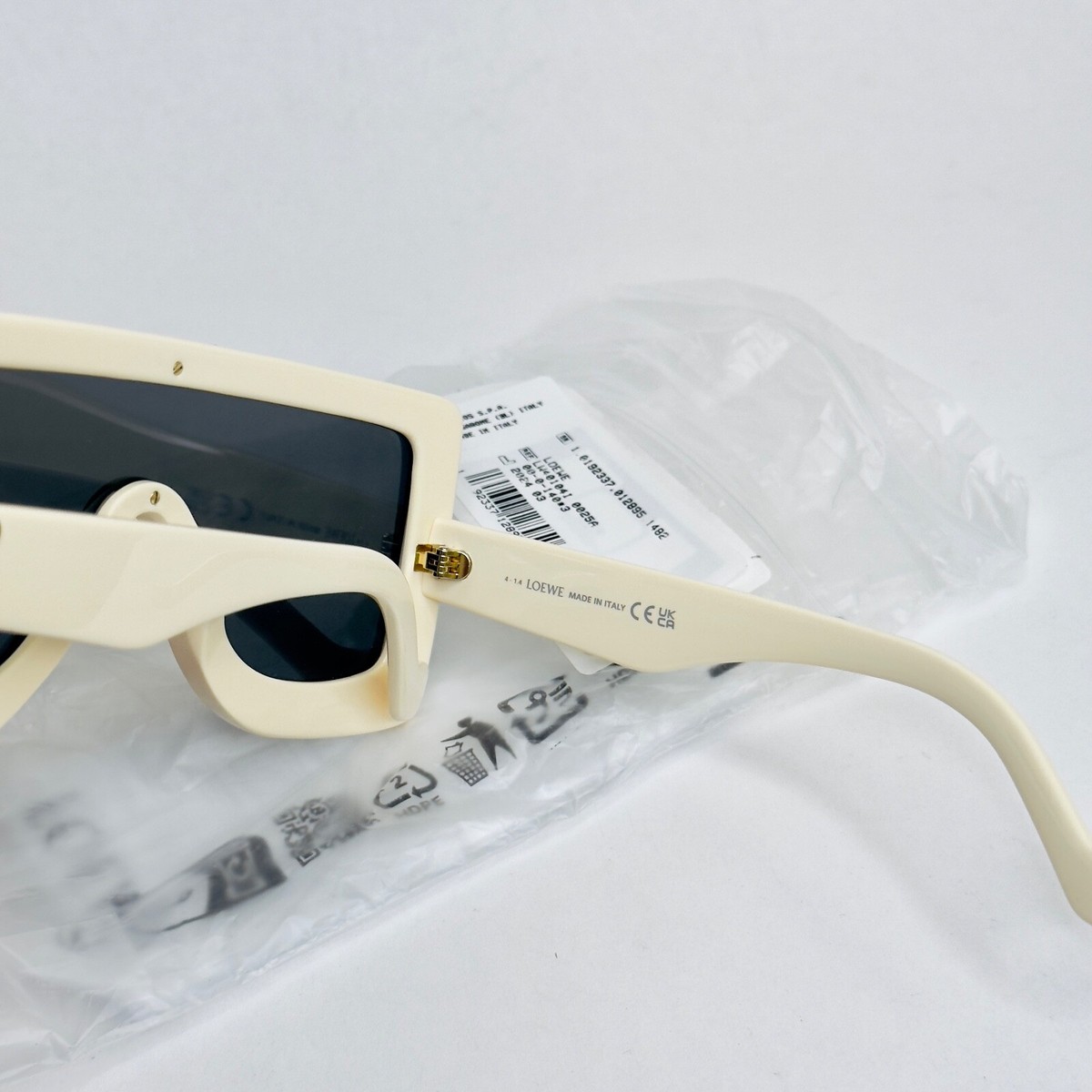 LOEWE SCREEN Chunky ANAGRAM MASK LW40104I Ivory Gray 40104 Unisex