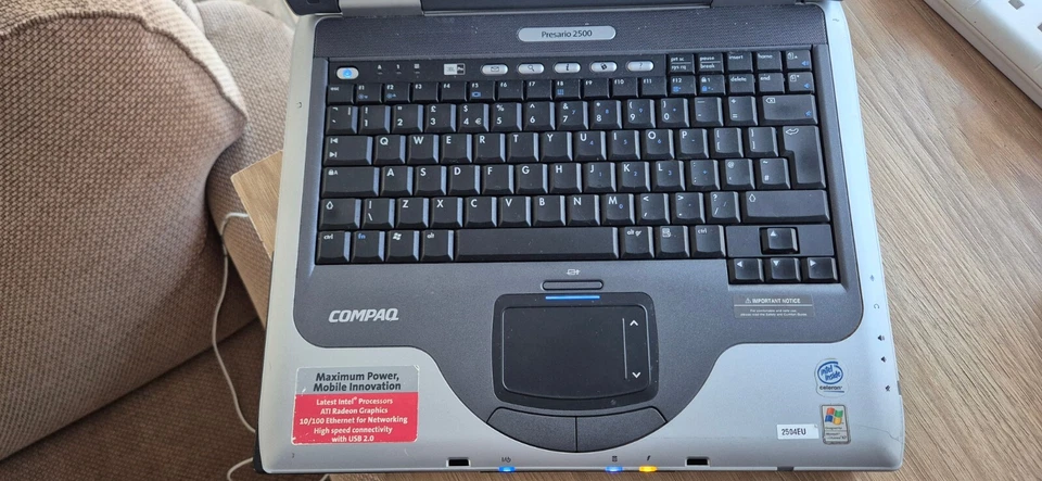 Compaq Presario 2500 Laptop Vintage Retro - Image 2 of 4