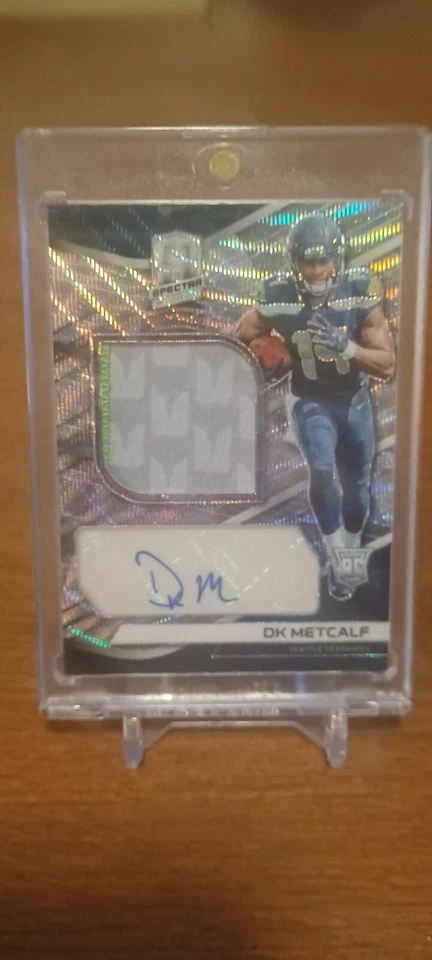 2019 PANINI SPECTRA DK METCALF ROOKIE PATCH AUTO SSP #15/25 🔥  VERY RARE 🔥 - Image 4 of 4