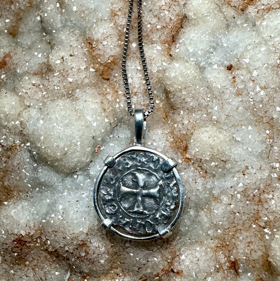 Moneda cruzada cristiana genuina del siglo XIV en colgante de plata de ley Foto 3 de 4