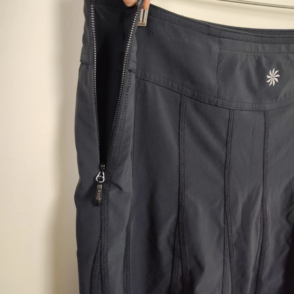 Athleta Womens Athletic Tennis Skirt Size 6 with Built-In Shorts and Zip Pocket