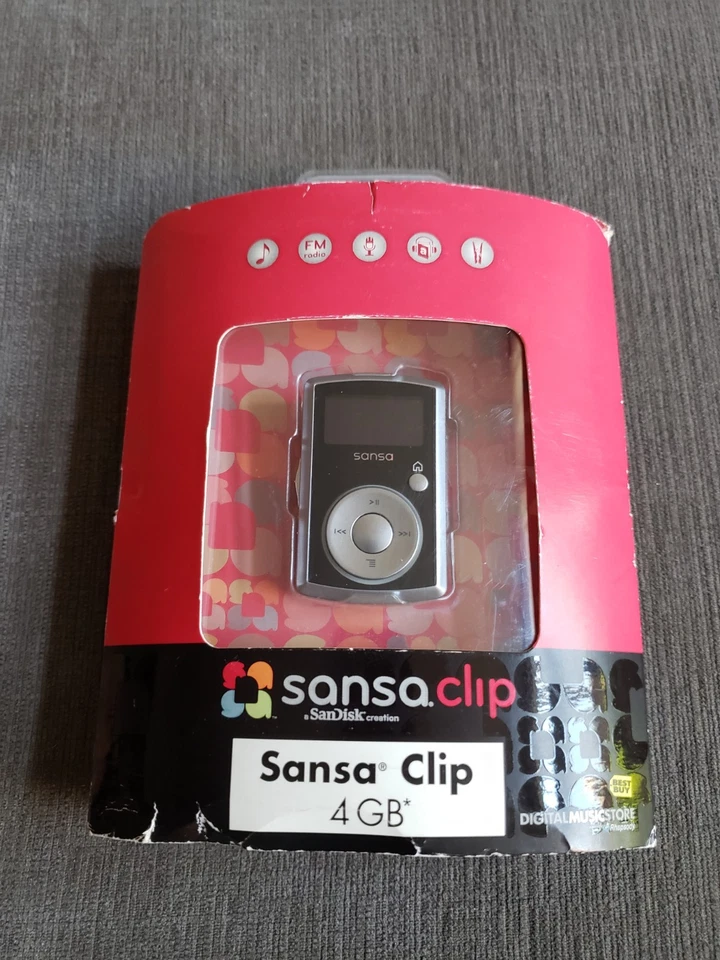 SanDisk Sansa Clip Zip (4GB) Digital Media MP3 Player Black - RARE BRAND NEW!!  - Image 2 of 4