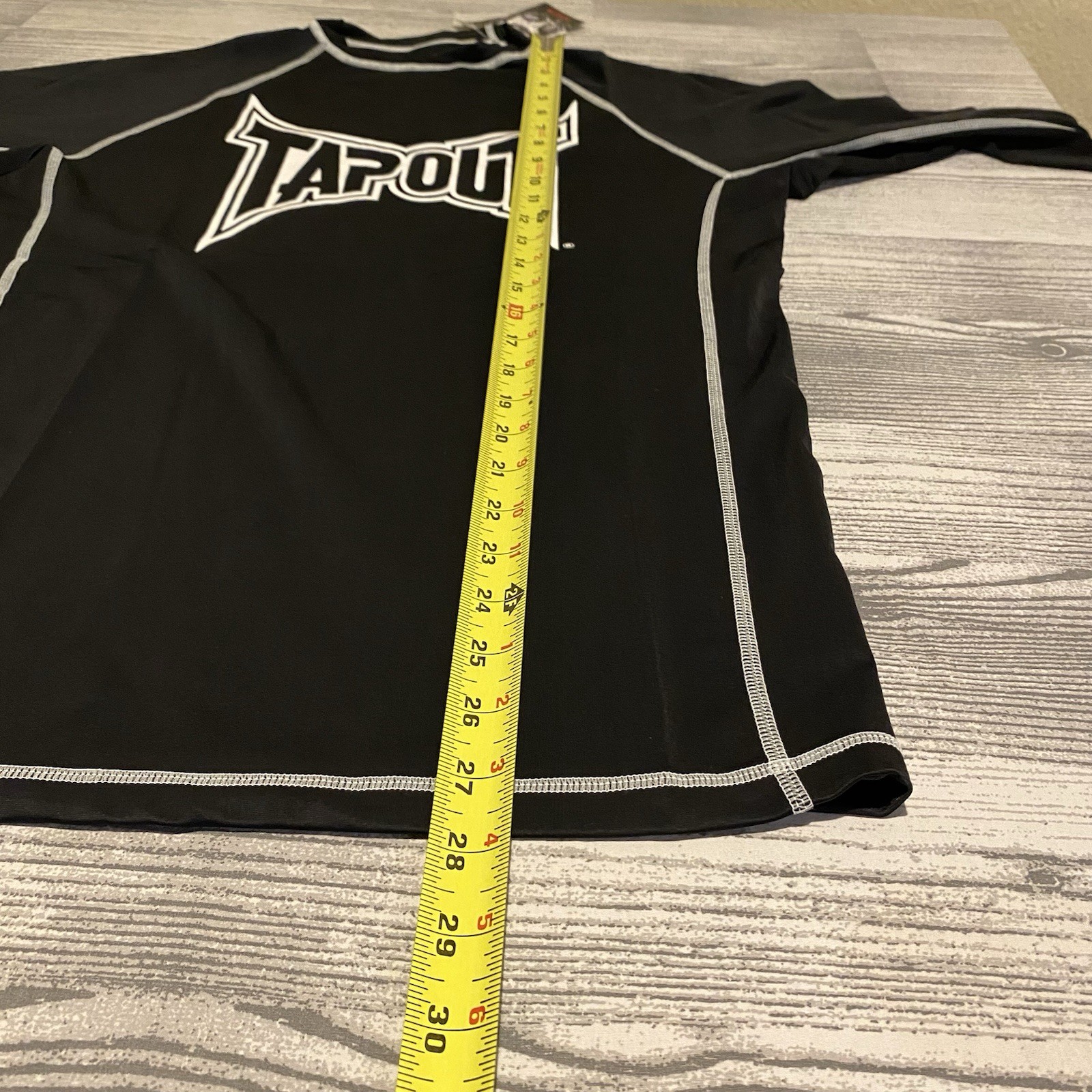 TAPOUT NWT Mens Rash Guard MMA Jiu Jitsu Long Sleeve Stretch Shirt Size L