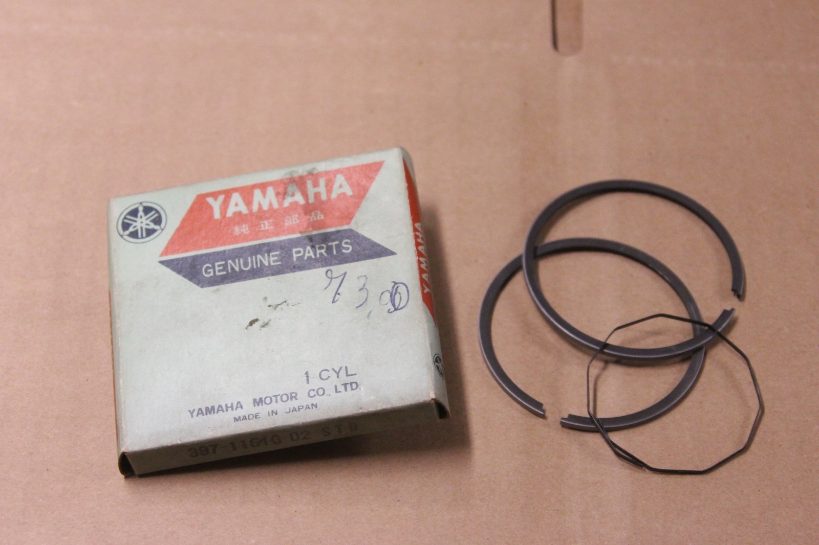 Segments YAMAHA 397-11610-02 STD pour réparer un moteur RD 200 qui fume ou manque de couple