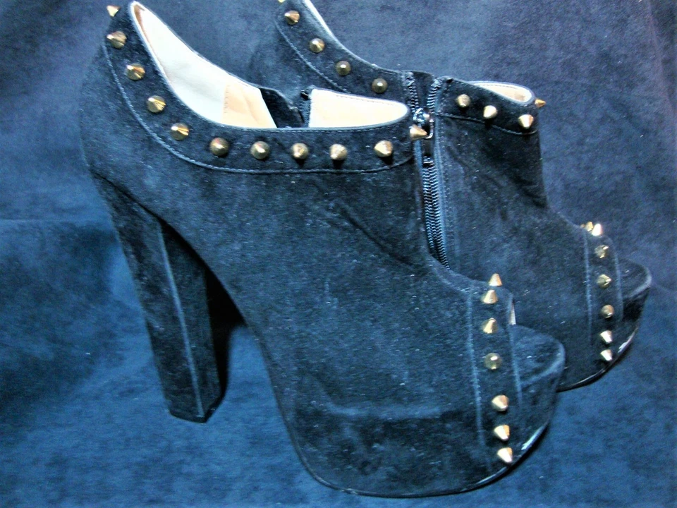 EUC Luichiny 8/38 Black Faux Suede "Mighty Miss" Platform Block Heel Stud Boots - Image 2 of 4