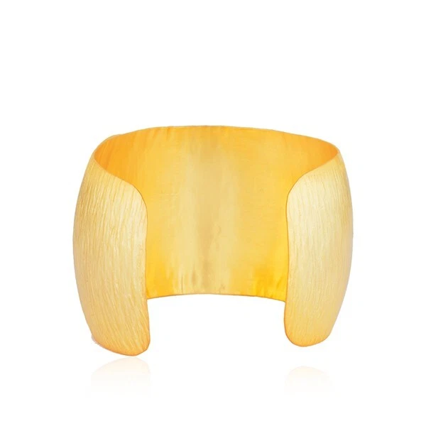 Brazalete brazalete ancho de diseñador con piedras preciosas y ónix verde chapado en oro de 18 quilates Foto 4 de 4