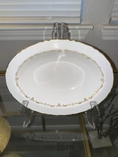 Royal Worcester Gold Chantilly - Oval Vegetable Bowl, 10”