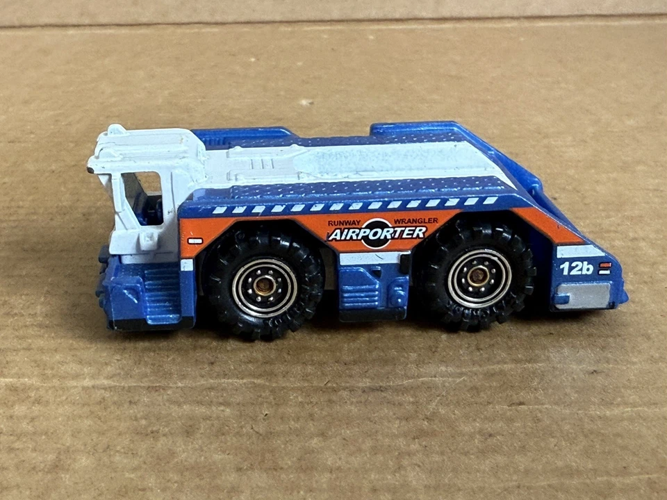 Matchbox Runway Wrangler, MB 973, 2015 Series, Die Cast, Plastic, Rare, Blue. - Image 2 of 4