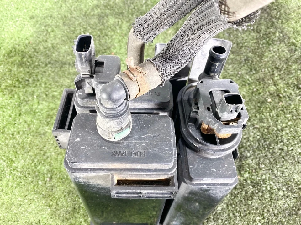 16-20 INFINITI Q50 Q60 EVAPORADOR DE VAPOR DE COMBUSTIBLE CONJUNTO DE BOTE DE CARBÓN OEM Foto 3 de 3