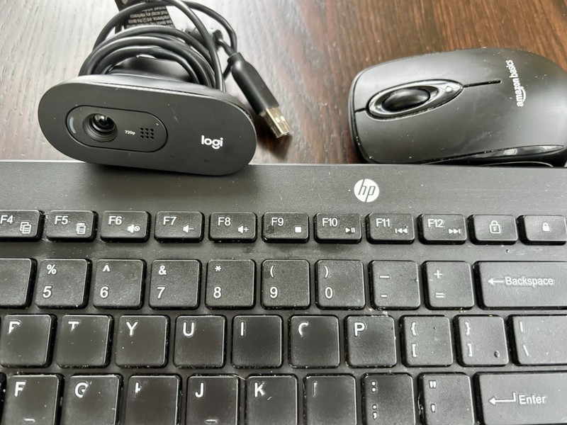 Computer Accessories wireless keyboard/mouse. Plugin camera/speakers