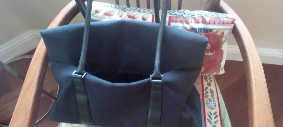 Bolso de hombro Tumi Tote negro nailon cuero ribete viaje de negocios doble asa Foto 3 de 4
