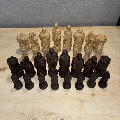 SAC Studio Anne Carlton ''The Robin Hood Chess Set'' - schöne Schachfiguren