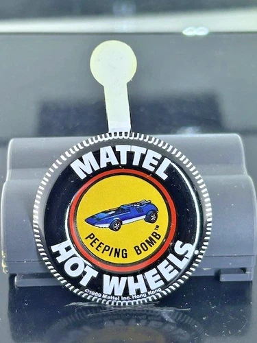 Peeping Bomb   Metal  button badge   Hot Wheels REDLINE