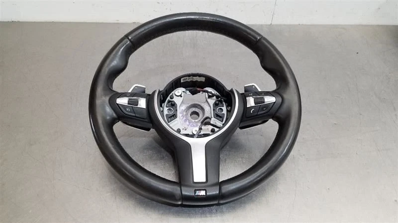 BMW M235I 2016 16 volante cuero negro sin calefacción  Foto 2 de 4