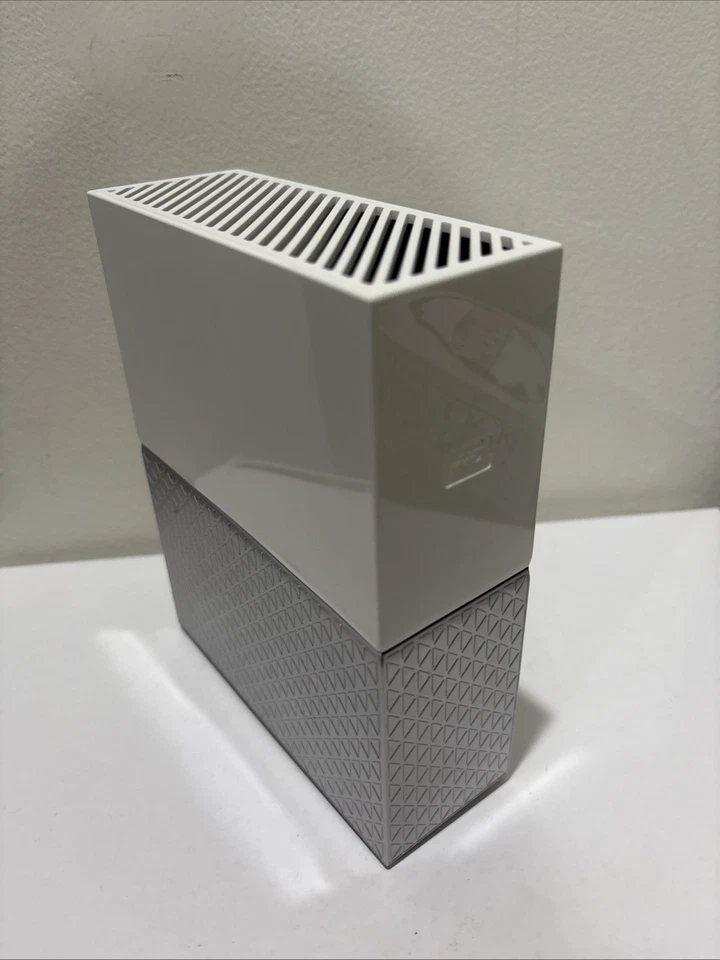 WD 2TB My Cloud Home Personal Cloud Storage WDBVXC0020HWT Turns On - Untested - image 3 of 4