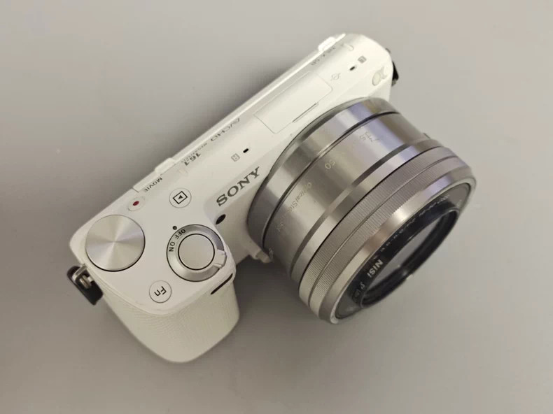 Sony Alpha NEX-5R 16.1MP Flip Screen Mirrorless Digital Camera