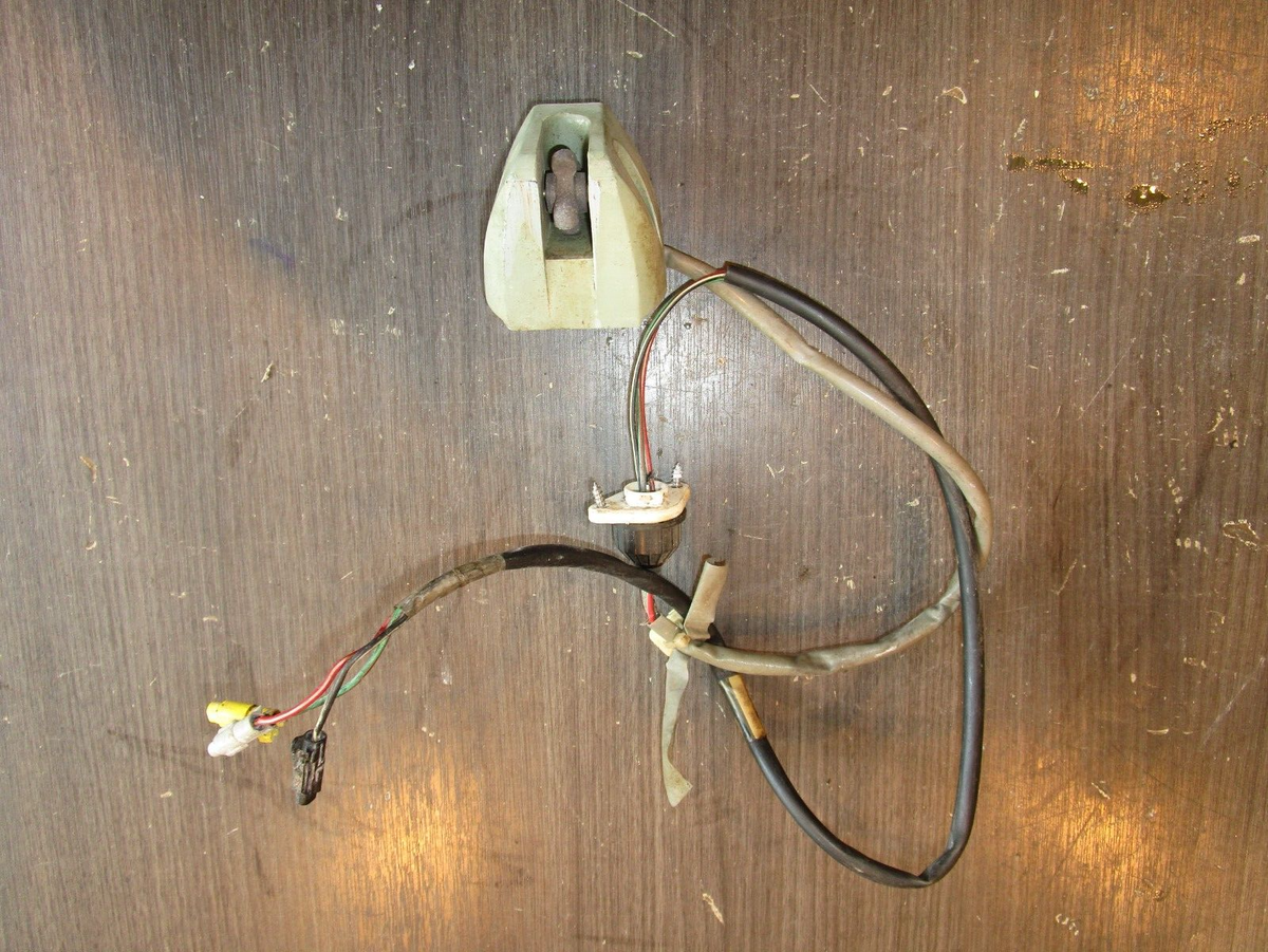 95 KAWASAKI 750 ZX ZXI SPEEDOMETER SENSOR 21176-3704 | eBay