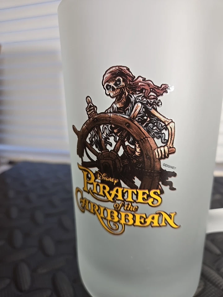 Taza de cerveza de vidrio esmerilado Piratas del Caribe de los parques de Disneyland Disney GS Foto 4 de 4