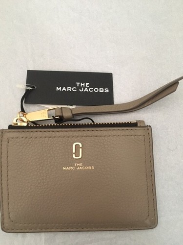 BNWT Marc Jacobs ‘The Softshot Top Zip Multi Wallet Cement RRP £115 - Picture 7 of 7