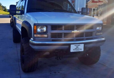 1994 Chevrolet Suburban Pocket Rivet Style Textured Fender Flares
