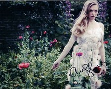 Amanda Seyfried Signed Autographed 8x10 Photo Hot Sexy COA VD