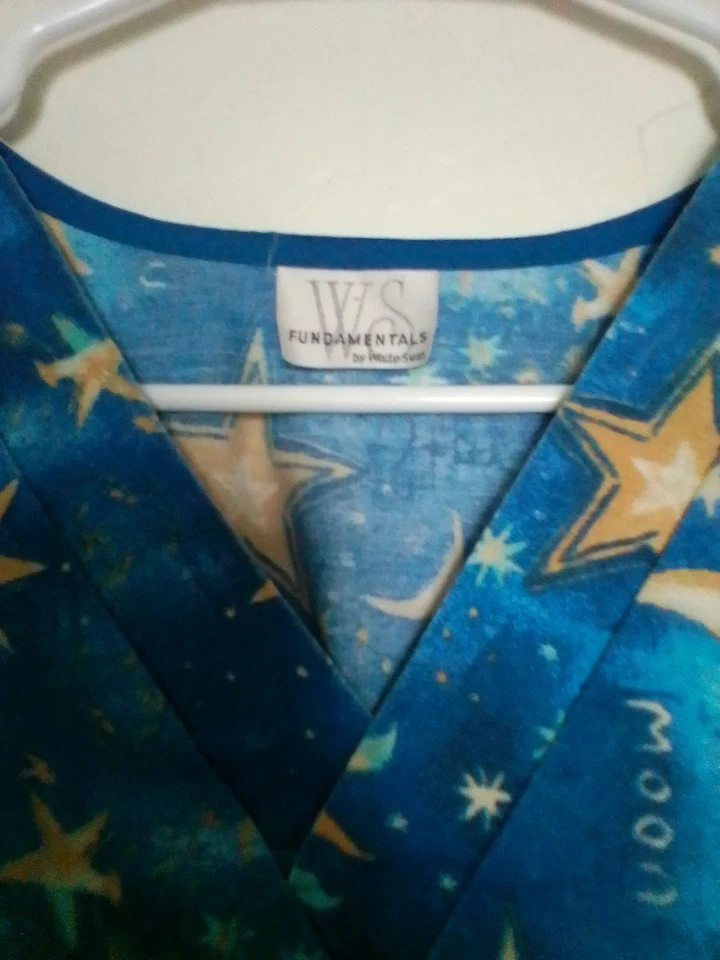 Blusa Médica WS Fundamentals Mujer Talla XL Azul Manga Corta Lunas Foto 2 de 3