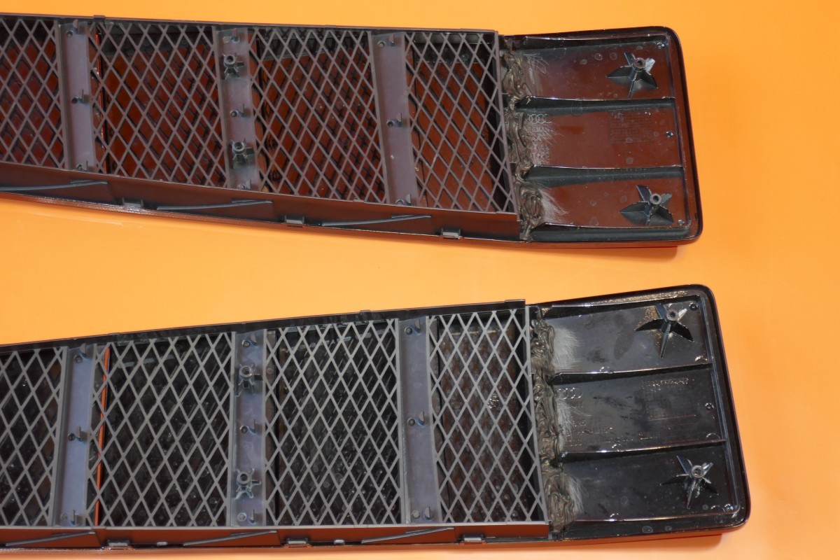 Audi R8 2011-2015 Engine lid grille P/N 427825314