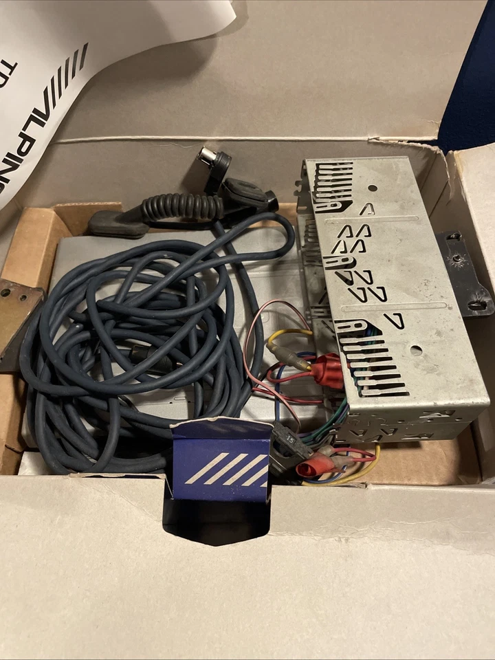 ALPINE TDA-7560R TUNER, TAPE, 40X 4 WATT, 2 PREOUT + CD-CHANGER CHA-S624 - Immagine 2 di 4