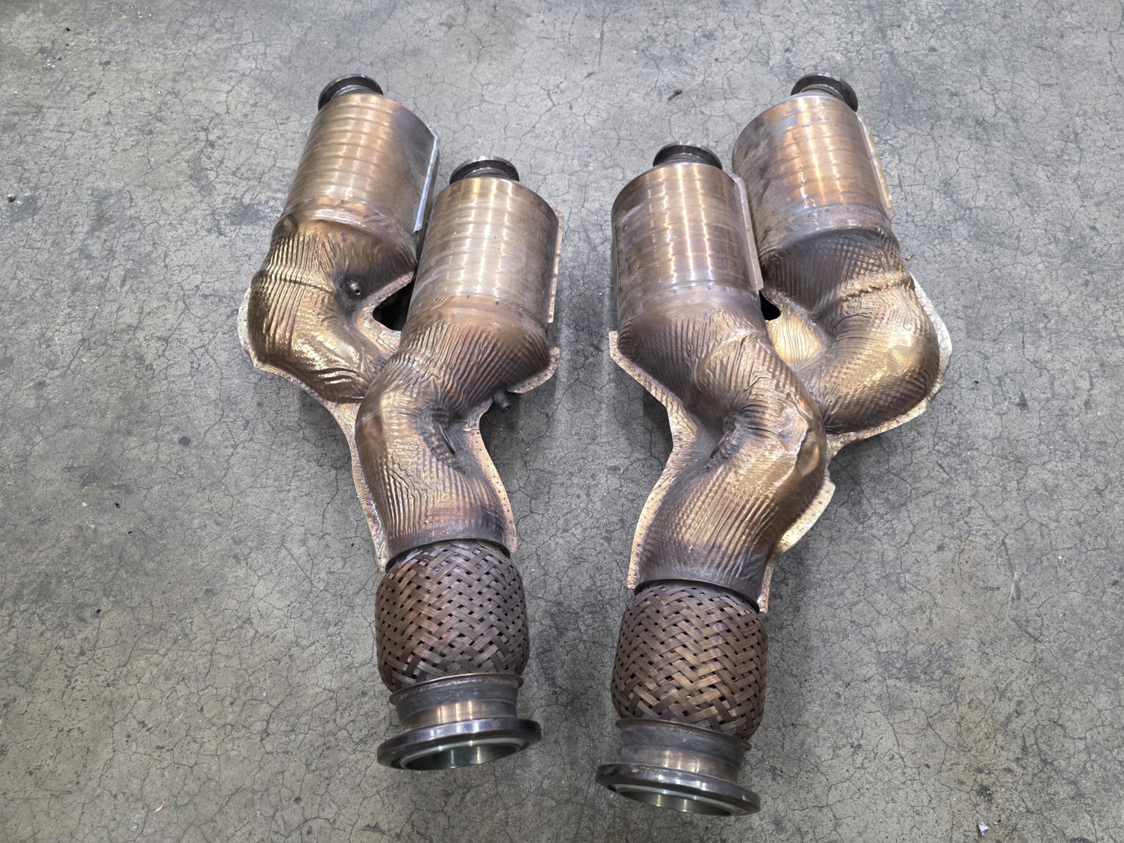 LAMBORGHINI AVENTADOR LP700 LP750 CATALYTIC CONVERTERS OEM 07M131778B 07M131777B