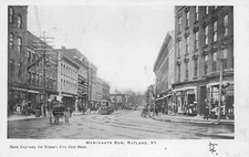 Postcard ~ Rutland Vermont, Merchants Row, Streetcar & Horse-Drawn Vehicles
